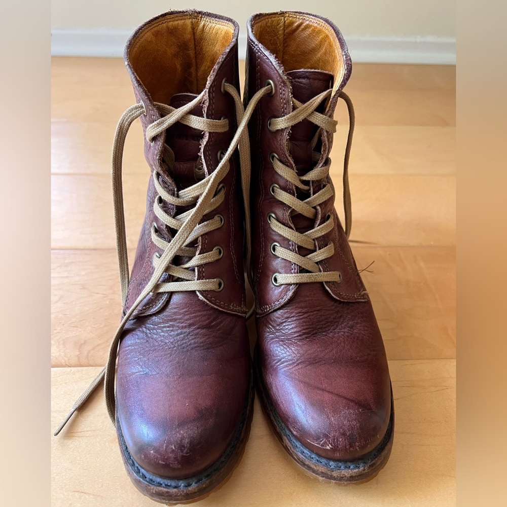 FRYE Sabrina 6G Lace Up Boot in Walnut Dakota Leather